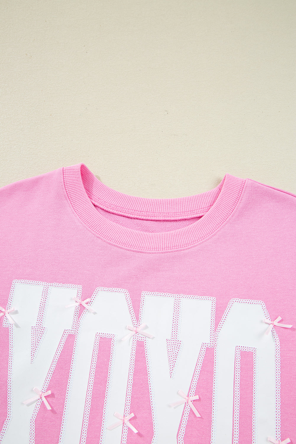 White Bow Sequin XOXO Letter Graphic Exposed Seam Baggy Sweatshirt